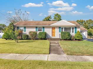 15 Grissom Dr, Stratford, CT 06614