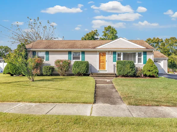 15 Grissom Drive, Stratford, CT 06614