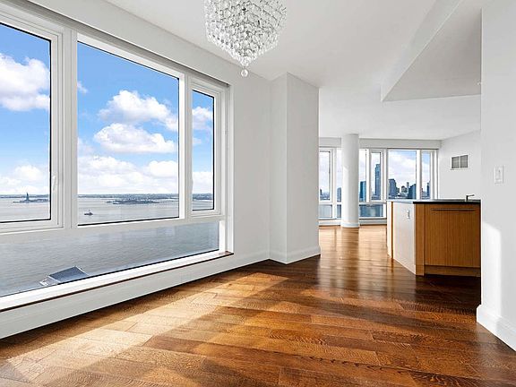 3rd image of 70 Little West St APT 24E