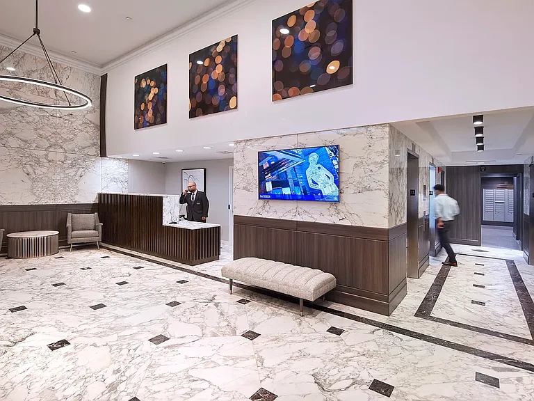 140 E 34th St #301 — Photo 14