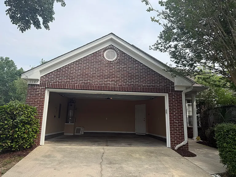 1140 Landings Loop — Photo 2