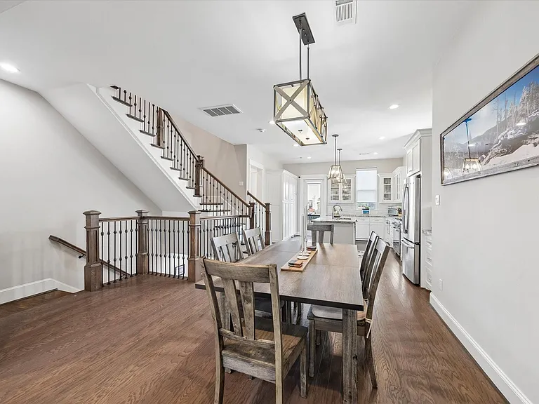 2913 Hicks St — Photo 13