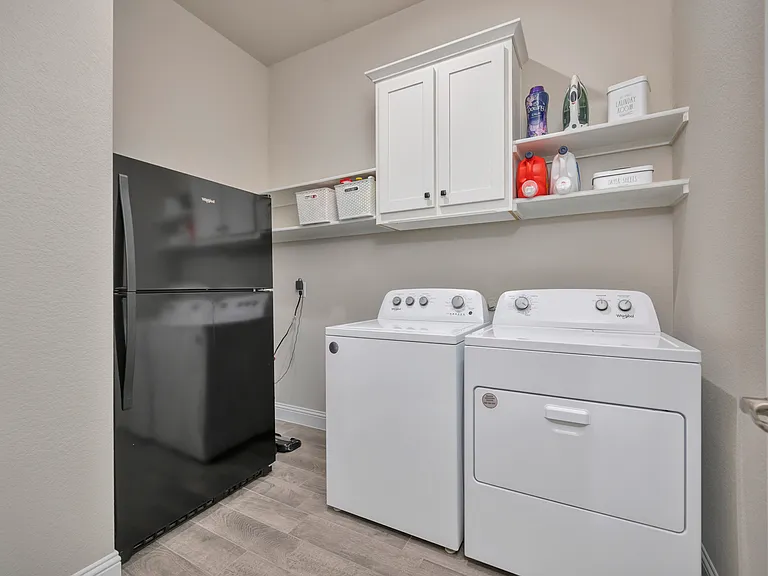 2028 Windsor Dr — Photo 30