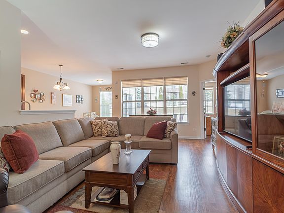 5th image of 9894 Settlers Court St