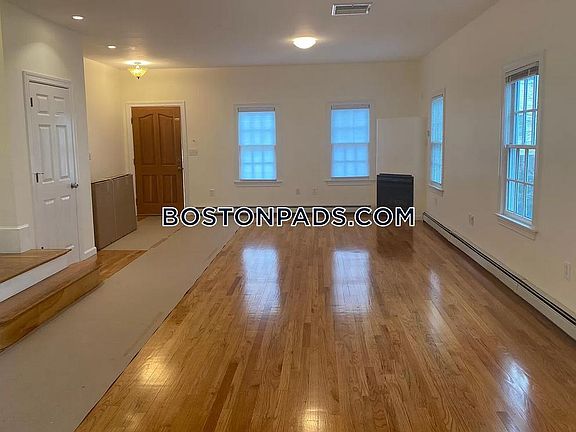 5th image of 6 Salem St #3