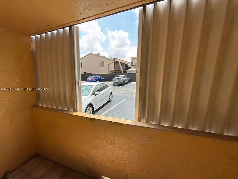 2735 W 52nd St #109 — Photo 10
