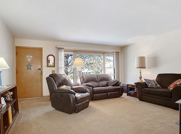 3rd image of 15353 Drexel Ave