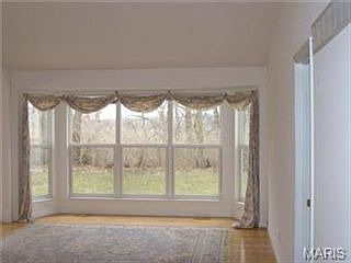 5th image of 10233 Carlton Place Ct