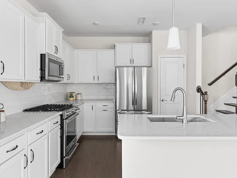 Kitchen Island and Appliances