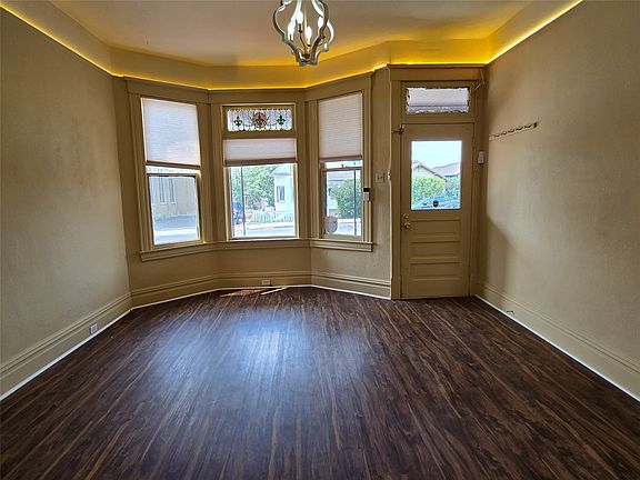 2nd image of 932 Utah Ave