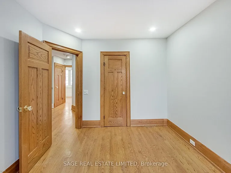 108 Beresford Ave — Photo 24