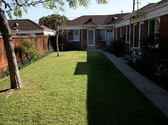 2nd image of 1810 Oak St APT 3