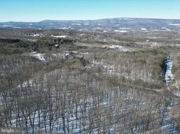 57 Cheyennes Trl, Gerrardstown, WV 25420