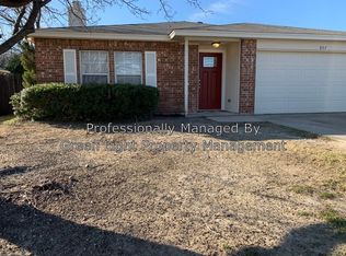 837 McCully St, White Settlement, TX 76108