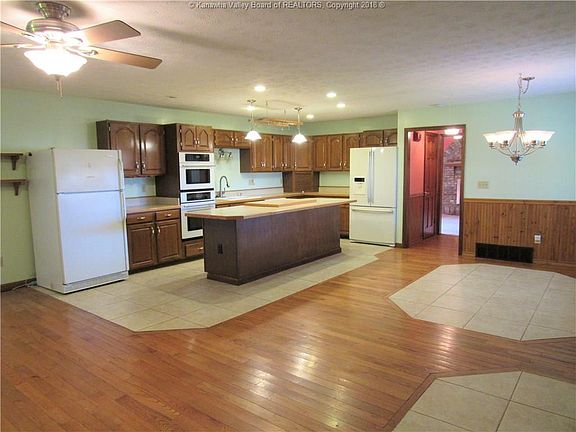 5th image of 7 Charlo Dr