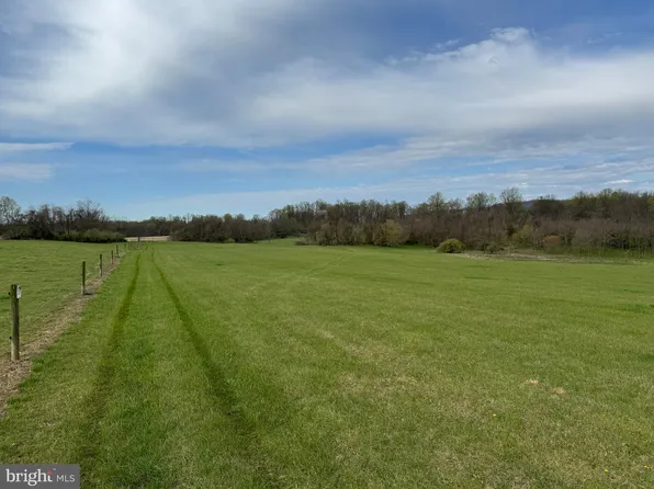 3-23.28 Apple Harvest Dr, Martinsburg, WV 25403