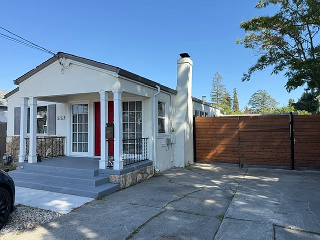 577 Durant Ave — Photo 3