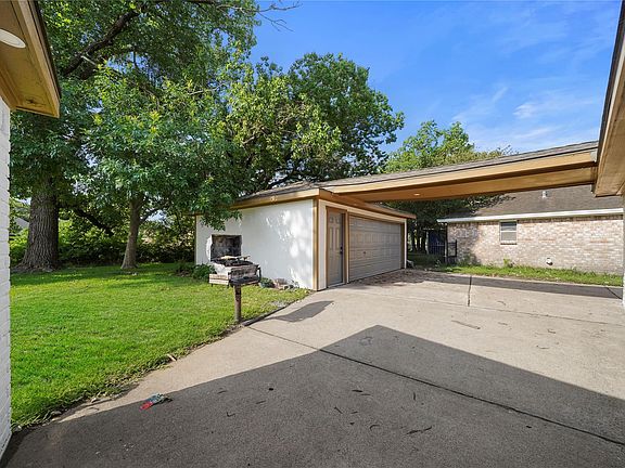 4th image of 6011 Green Falls Dr