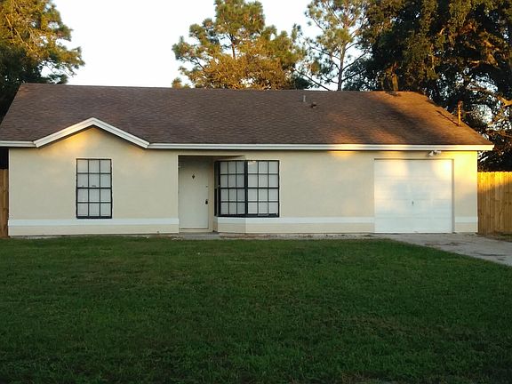 2nd image of 1130 Gage Ave