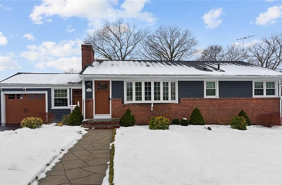 1st image of 224 Garden Hills Dr
