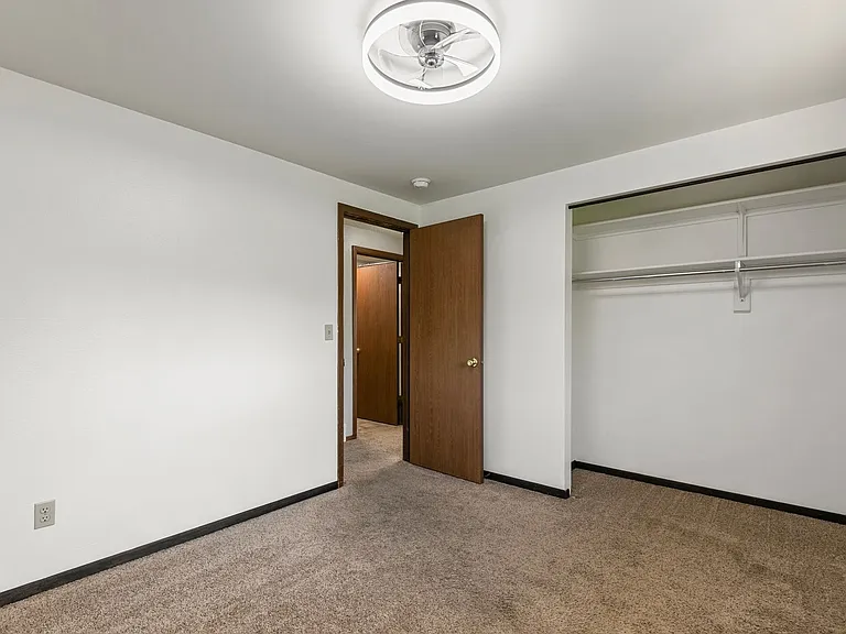 390 Knotty Pl — Photo 11