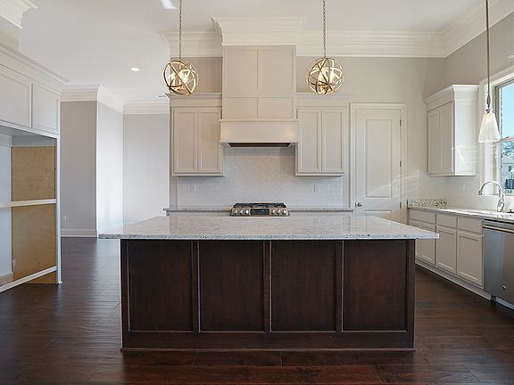 5th image of 212 Grande Maison Blvd