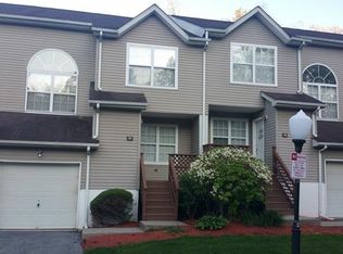 707 Driftwood Ln, New Windsor, NY 12553