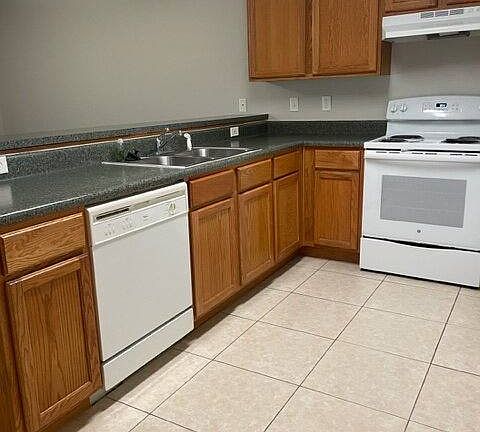 2nd image of 102 Church Ave SE #C