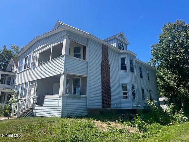 4th image of 205 Ontario Street