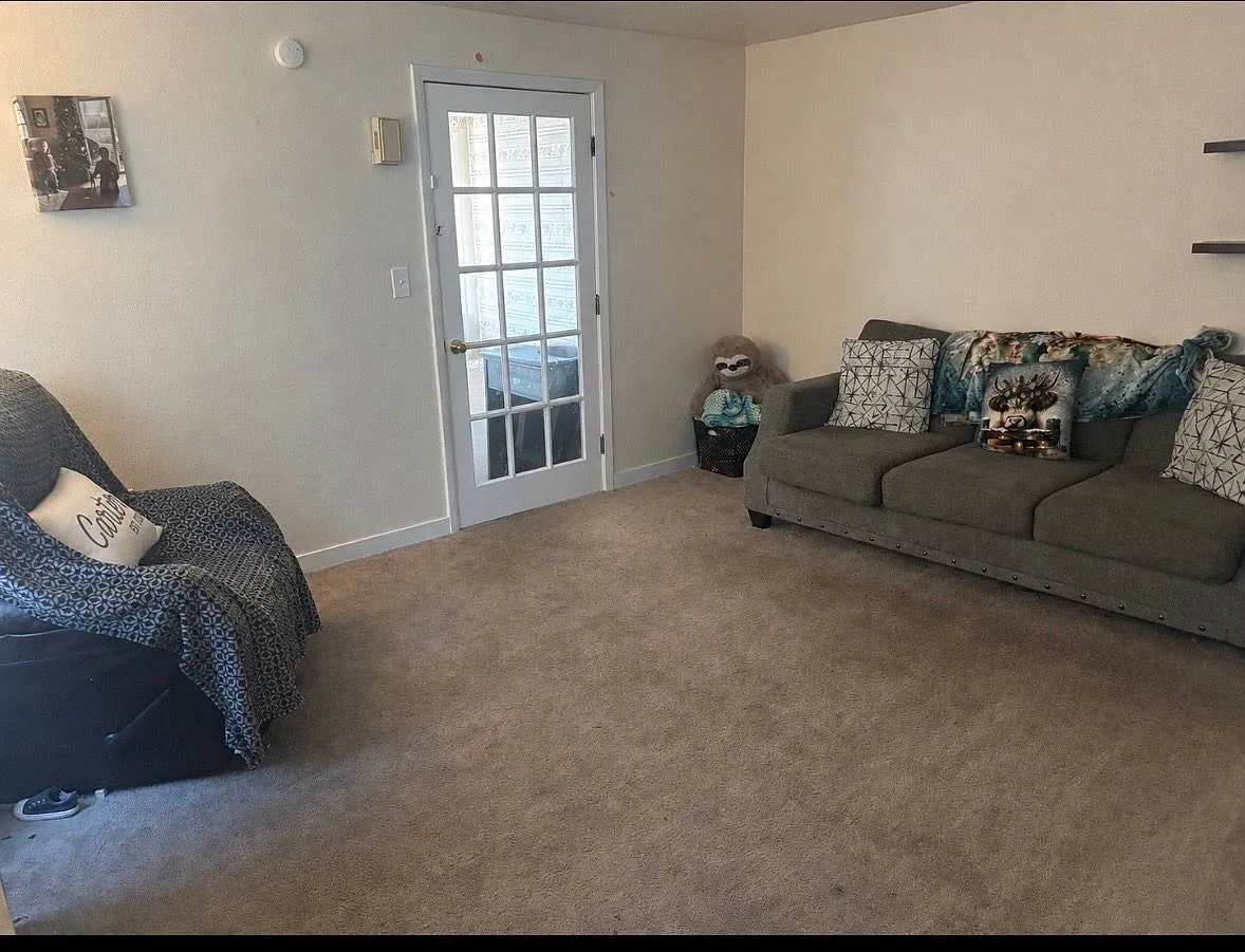2 bed, 1.0 bath, 1200 sqft, $1,200 — Photo 3