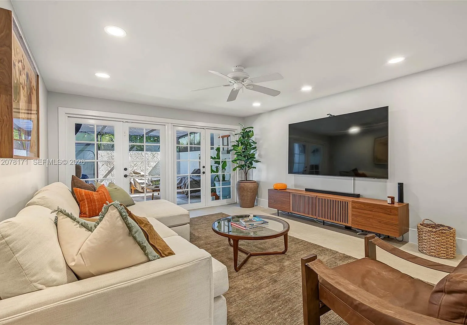 Beverly Heights — Photo 4