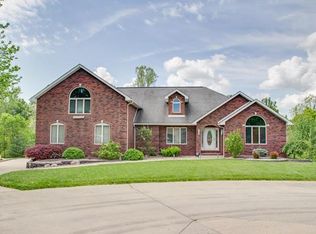 2 Chestnut Ct, Bethalto, IL