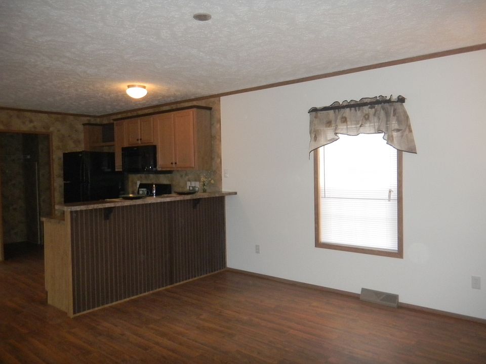2nd image of 25 Nottingham Dr