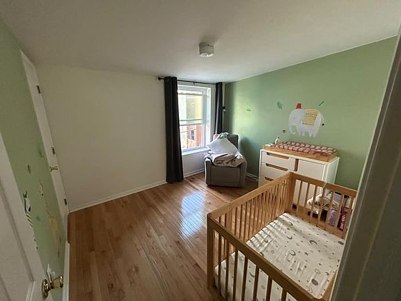 5th image of 1633 Webster St