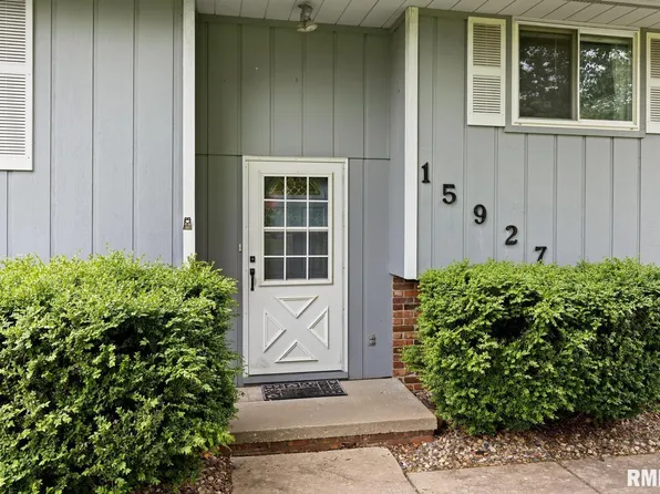 15927 N Regency Park Pl, Chillicothe, IL 61523