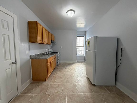 4th image of 97 Euclid Ave APT 1C