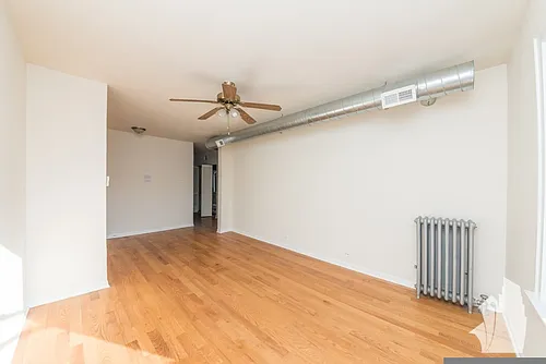 1249 W Henderson St Photo 1