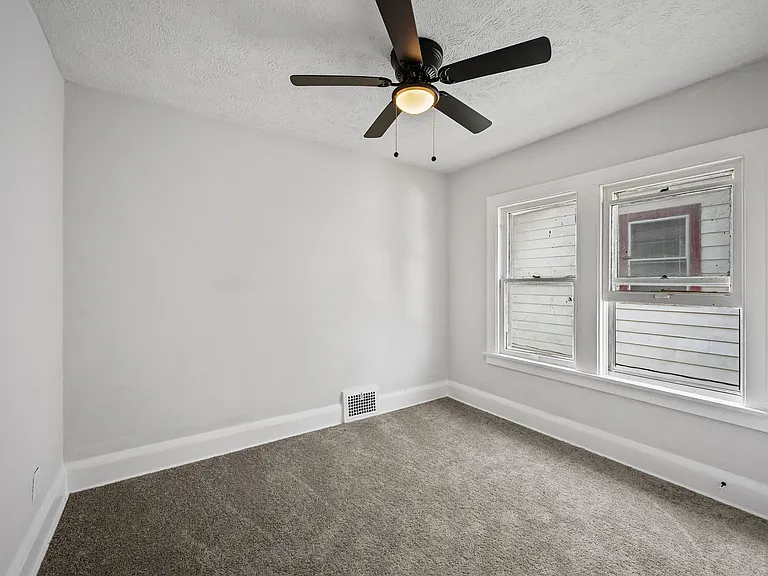 3338 E 137th St #3338 — Photo 10