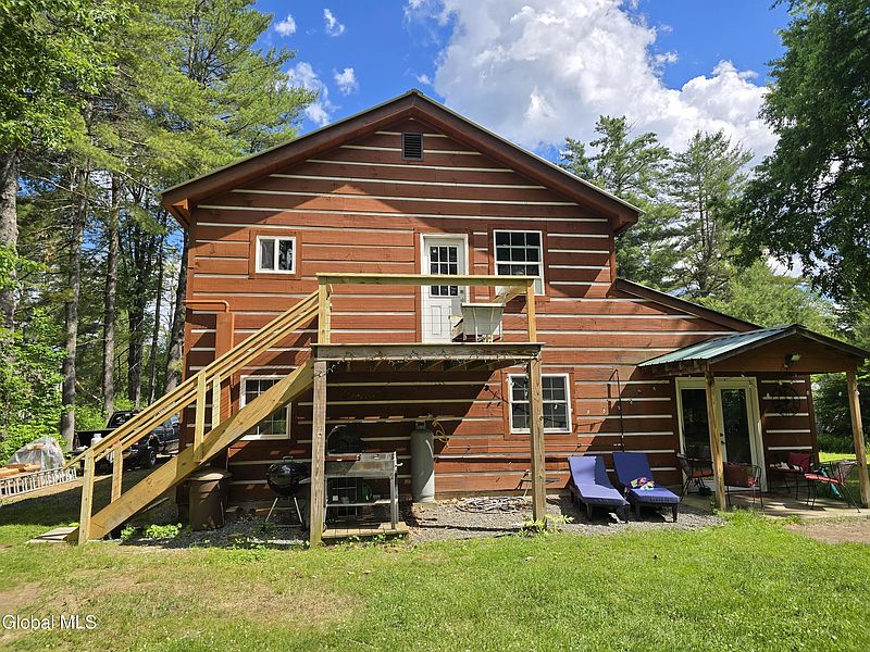 5th image of 127 Little Amsterdam Road