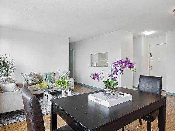 3rd image of 555 Main St Unit 1407