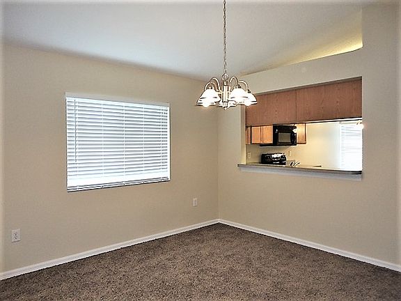 4th image of 524 Lindsay Anne Ct