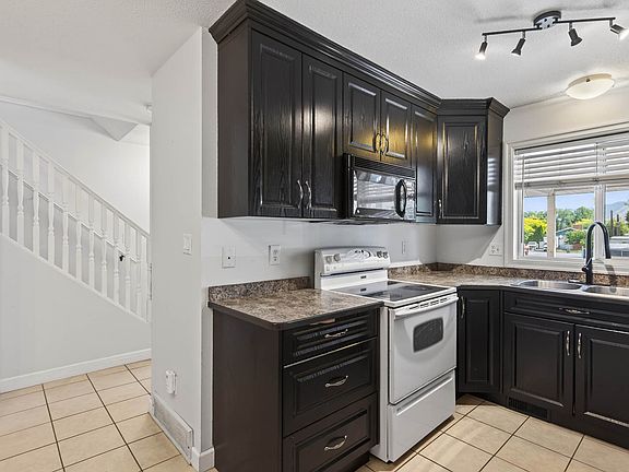 5th image of 790 Holt St #3