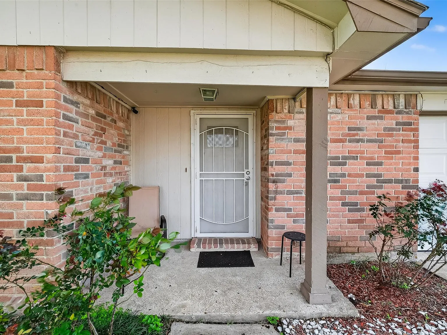 2 bed, 1.0 bath, 939 sqft, $1,550 — Photo 4