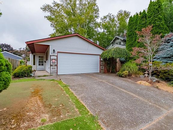 4th image of 3217 SE 51st Ave