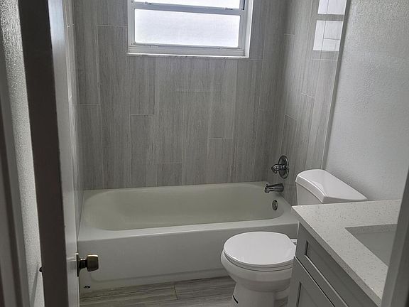 3rd image of 130 Melbourne Ave