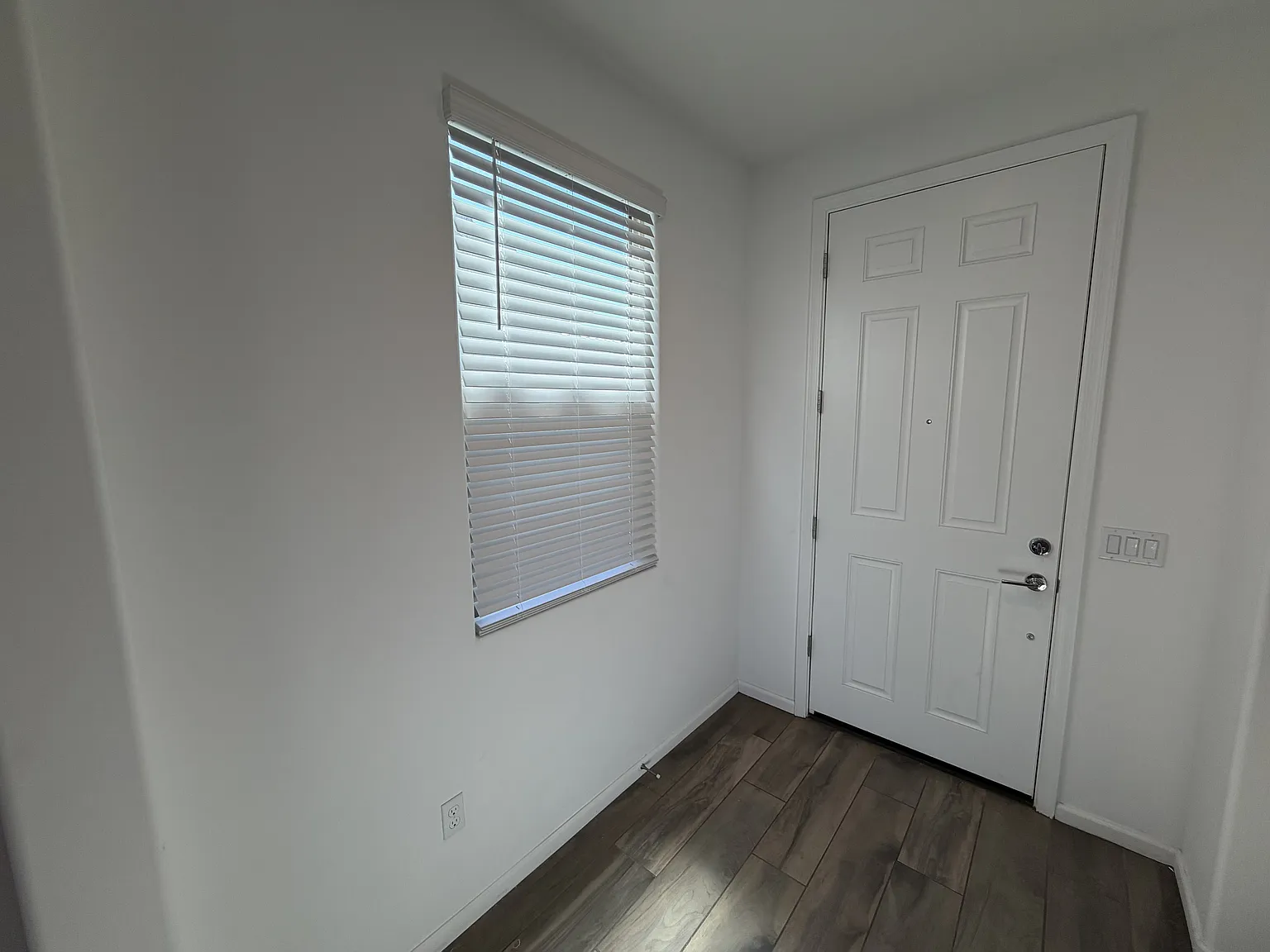 3 bed, 1930 sqft, $2,100 — Photo 4