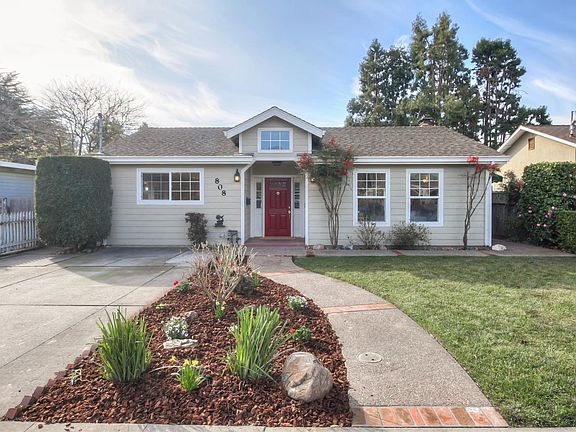 4th image of 808 Shirley Ave
