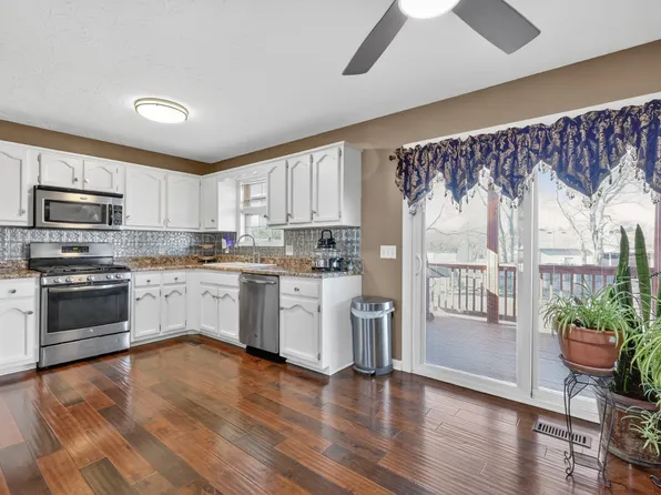 105 Hunterwood Dr, White House, TN 37188
