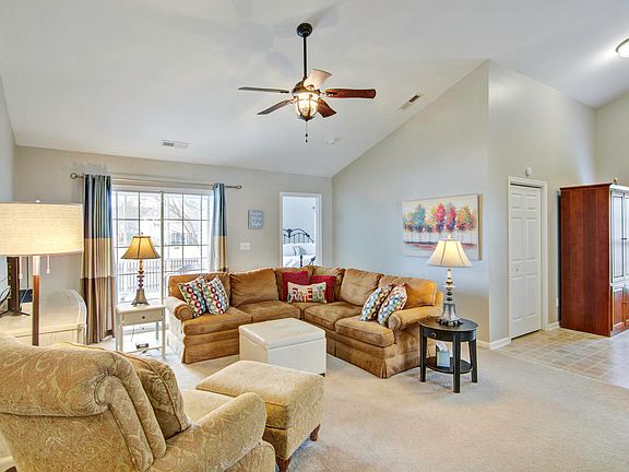 4th image of 5065 Carrington Ct