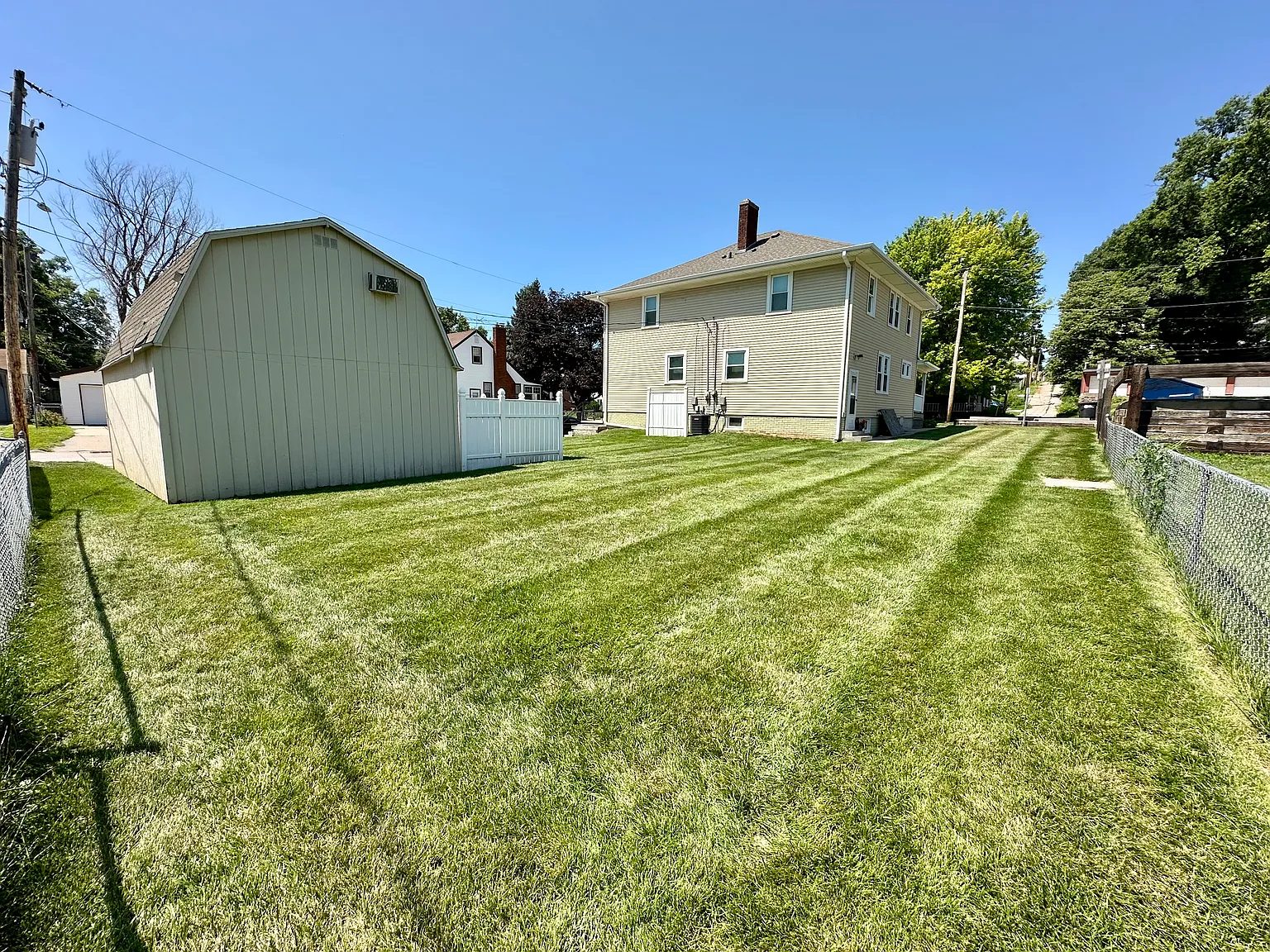 3 bed, 1350 sqft, $1,700 — Photo 4